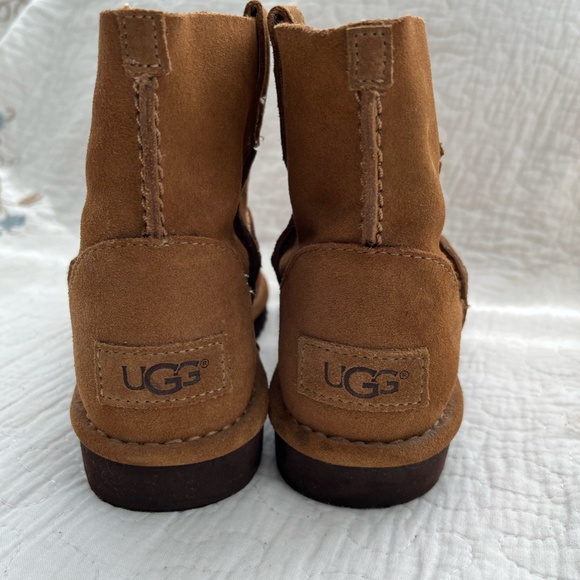 UGG Classic Mini Slouch Boots - Picture 2 of 8
